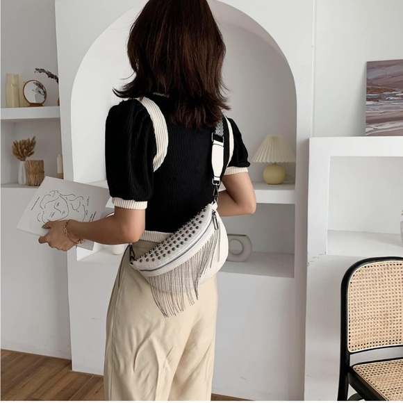 Fringe/tassle Crossbody/Fannypack Bag - Picture 3 of 11